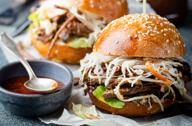 Pulled Pork Burger mit Cole Slaw Pulled Pork Burger mit Cole Slaw